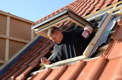 Pose de fenêtres de toit Velux à Sainte-Euphémie